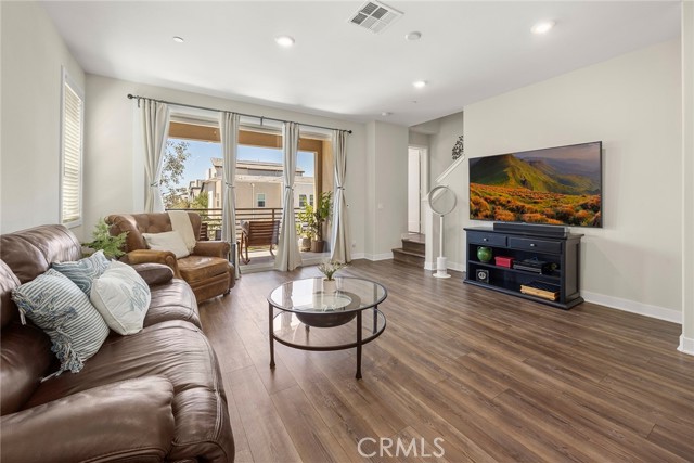 Detail Gallery Image 9 of 27 For 204 Keeper, Irvine,  CA 92618 - 4 Beds | 3/1 Baths