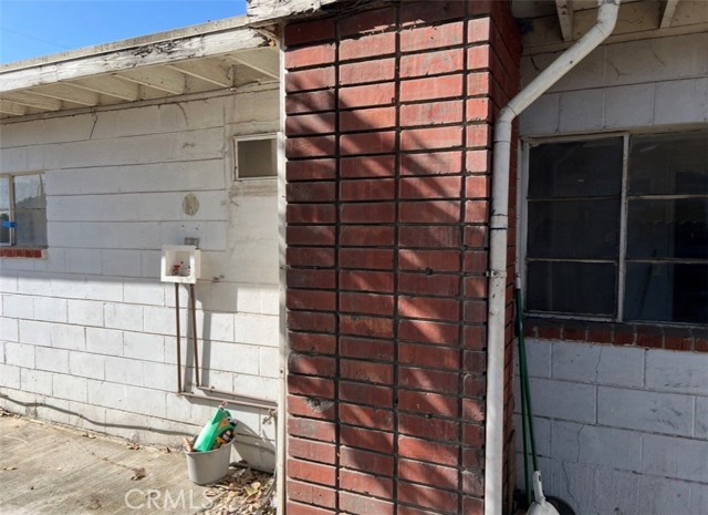 Detail Gallery Image 2 of 5 For 1422 E Sandison, Wilmington,  CA 90744 - 2 Beds | 1 Baths