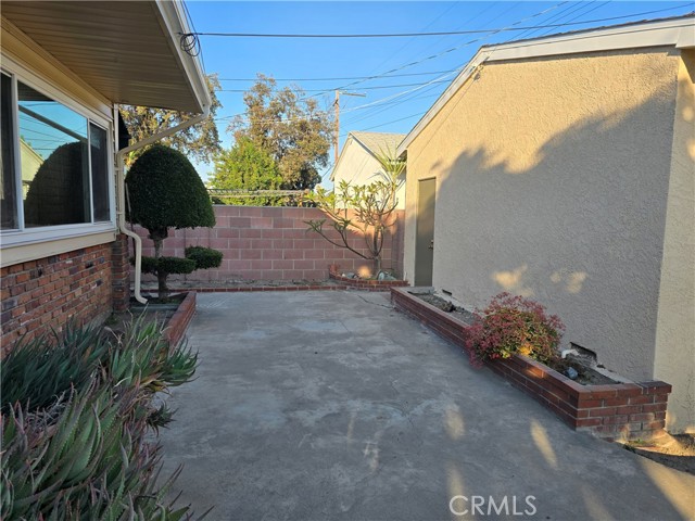706 W Orangethorpe Avenue, Fullerton CA: https://media.crmls.org/medias/7b85e80d-7599-44b1-a3da-ca70e9bd6fec.jpg
