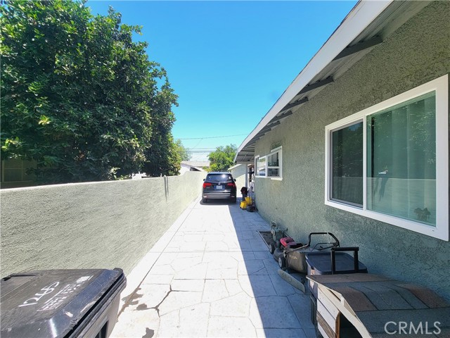Detail Gallery Image 4 of 24 For 1265 W Mission Bld, Pomona,  CA 91766 - 3 Beds | 2 Baths