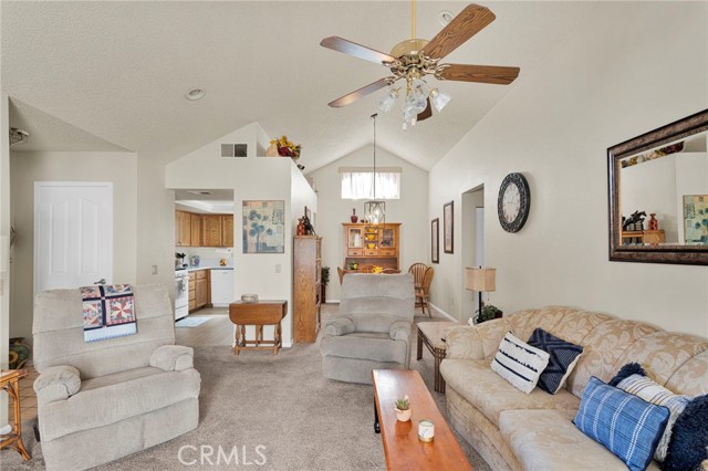 Detail Gallery Image 9 of 44 For 11556 Winifred Dr, Apple Valley,  CA 92308 - 2 Beds | 2 Baths