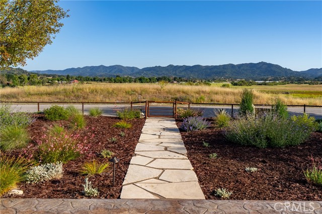 Detail Gallery Image 5 of 59 For 9235 Harvest Way, Atascadero,  CA 93422 - 4 Beds | 3 Baths