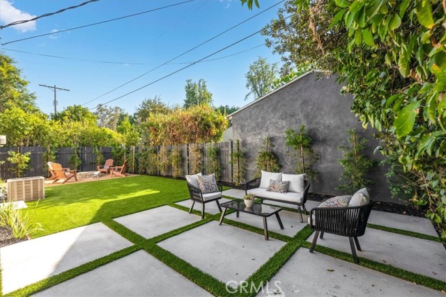 5447 Columbus Avenue, Sherman Oaks CA: https://media.crmls.org/medias/7b86e402-7f54-4eec-9e8a-11bc4ddab497.jpg