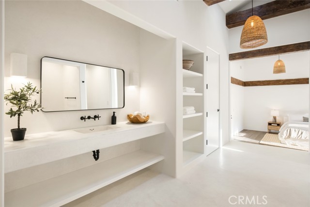 27405 Pacific Coast Highway, Malibu CA: https://media.crmls.org/medias/7b8736d9-df5f-4a7e-a989-751a75dc9b76.jpg