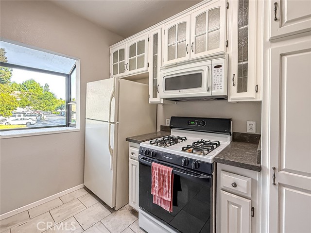 Detail Gallery Image 13 of 39 For 152 Maegan Pl #8,  Thousand Oaks,  CA 91362 - 3 Beds | 2/1 Baths