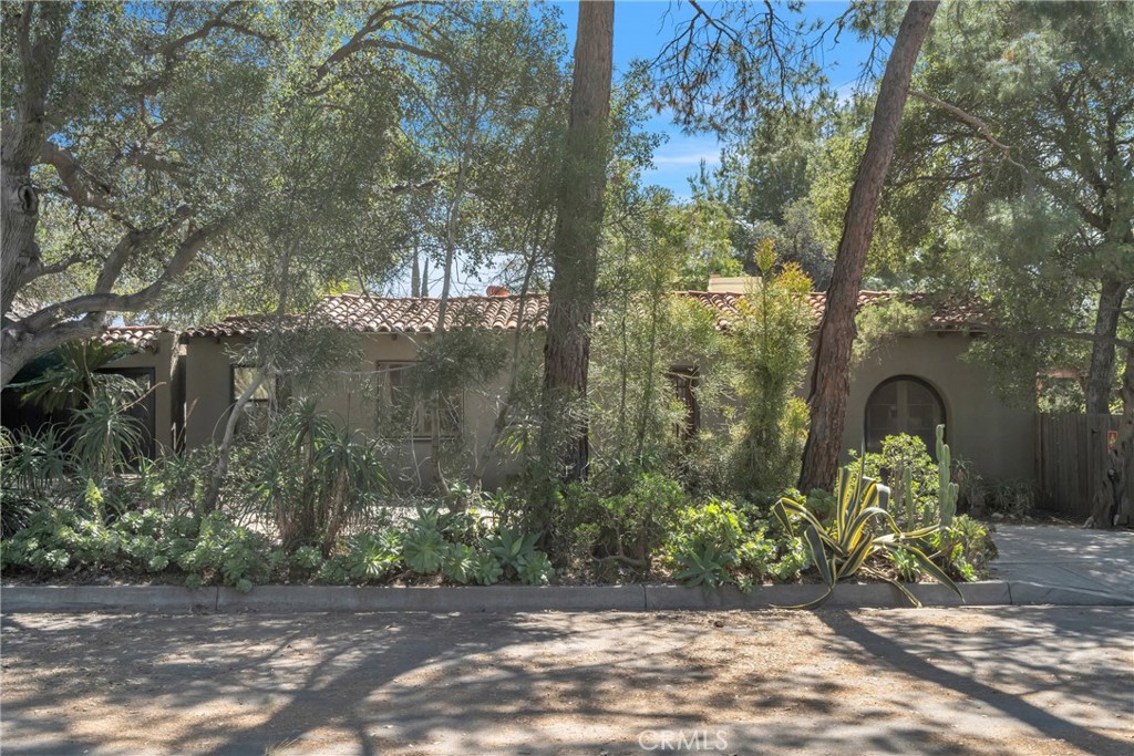 734 Via Arezzo Place Altadena img 2