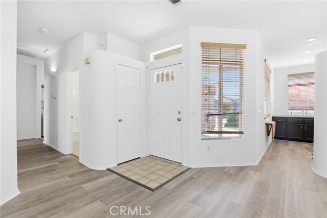 Detail Gallery Image 5 of 19 For 27812 Ruggie, Menifee,  CA 92585 - 2 Beds | 2 Baths