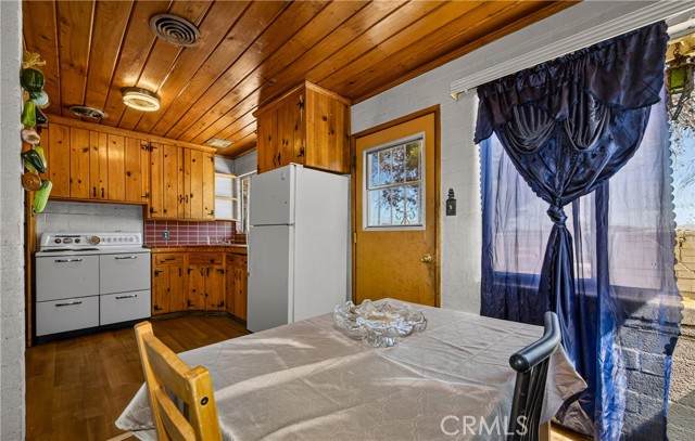 21798 Standing Rock Ave, Apple Valley, CA 92307 photo 10
