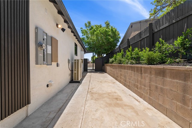 13007 Dewey Street, Los Angeles CA: https://media.crmls.org/medias/7b887b30-97fc-457b-b4f0-df2954591fb2.jpg
