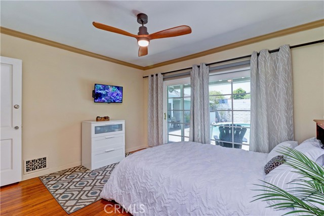 3935 Lime Avenue, Long Beach CA: https://media.crmls.org/medias/7b88a49f-1e9b-4c4c-aeec-6d1ba4b75fbe.jpg