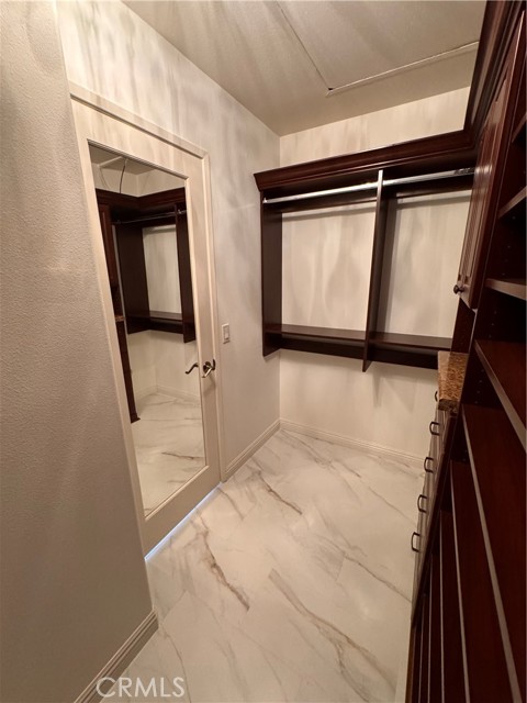 44 Arcata, Irvine CA: https://media.crmls.org/medias/7b88f0fd-fcf0-4223-8c71-b8328aa81764.jpg
