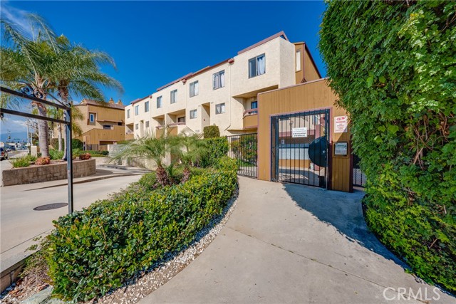 Detail Gallery Image 23 of 26 For 1026 S Marengo Ave #4,  Alhambra,  CA 91803 - 3 Beds | 2/1 Baths