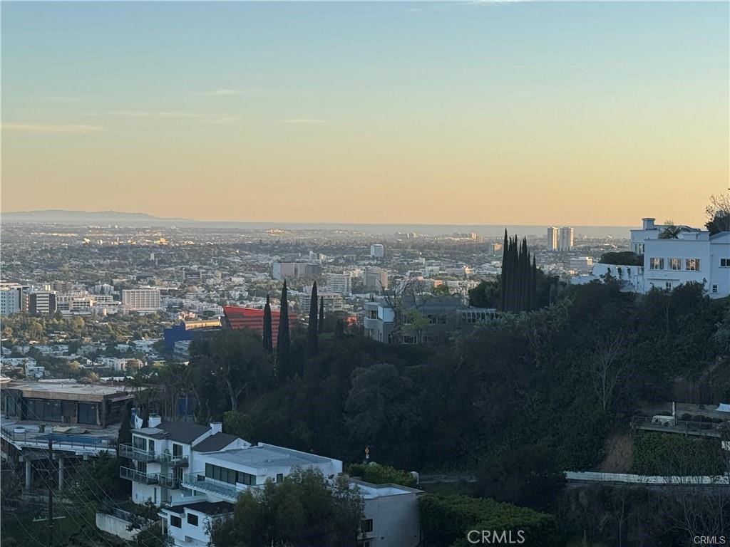 https://media.crmls.org/medias/7b8a2b86-1293-443a-9d4e-77efd4093b25.jpg?preset=X-Large