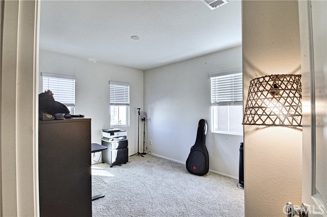 Detail Gallery Image 15 of 26 For 202 Bay Laurel Ct, Vista,  CA 92083 - 3 Beds | 2/1 Baths