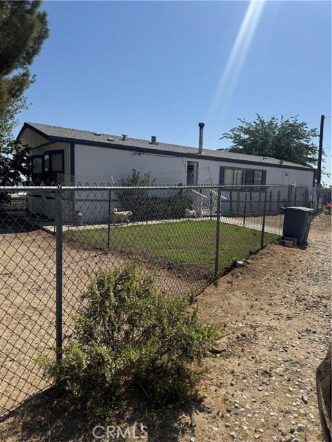 1525 Del Rosa Road, Phelan CA: https://media.crmls.org/medias/7b8af420-76c0-43b5-84ae-91c3ba19ae6a.jpg