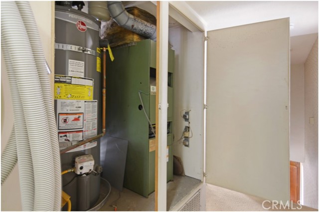 627 19th Street, Huntington Beach CA: https://media.crmls.org/medias/7b8b5c84-bf6e-436f-b338-3a053cad50d3.jpg