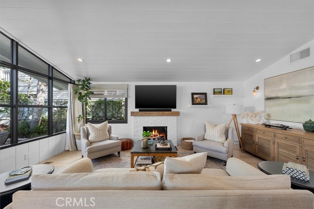 3212 N Poinsettia Avenue, Manhattan Beach CA: https://media.crmls.org/medias/7b8c035e-b79a-4689-9731-4144a8ab67eb.jpg