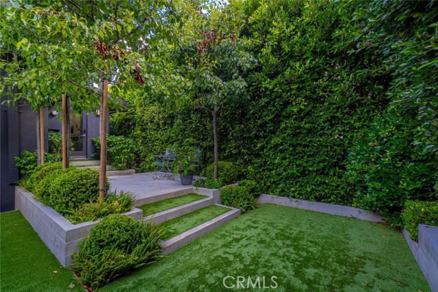 541 1st Street, Manhattan Beach, California 90266, 2 Bedrooms Bedrooms, ,2 BathroomsBathrooms,Residential,Sold,1st,SB23123581