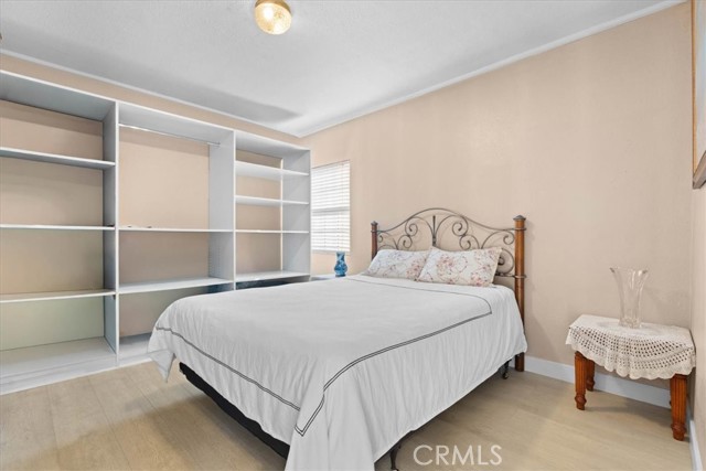 Detail Gallery Image 13 of 37 For 6902 Quakertown Ave, Winnetka,  CA 91306 - 5 Beds | 3 Baths