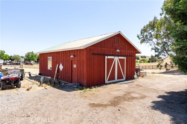 26 Deer View Lane, Templeton CA: https://media.crmls.org/medias/7b8ce072-37bf-4c11-b6c4-c03613ee95b4.jpg
