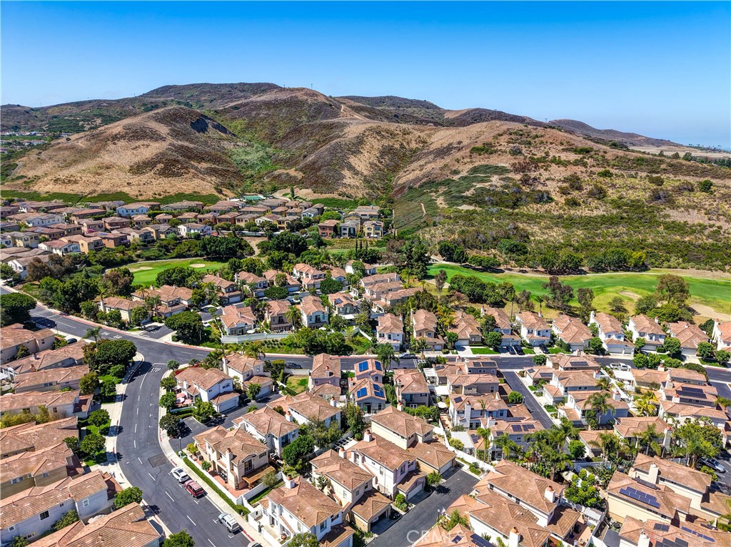 https://media.crmls.org/medias/7b8d04e2-3cea-42a2-bfaf-13f7ed51fa21.jpg?preset=X-Large