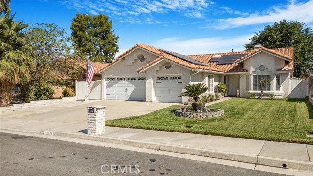 Detail Gallery Image 3 of 31 For 43444 Avenida Miraflores, Hemet,  CA 92544 - 3 Beds | 2 Baths