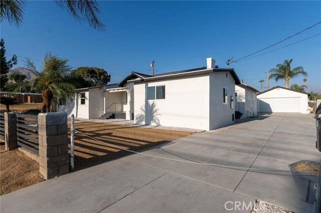 6823 Orange Street, Highland CA: https://media.crmls.org/medias/7b8e47a1-9d79-472f-b88b-087b89a518b4.jpg