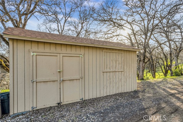 17023 Hofacker Lane, Lower Lake CA: https://media.crmls.org/medias/7b8e4f18-2e4a-47df-85d6-a53af0458723.jpg