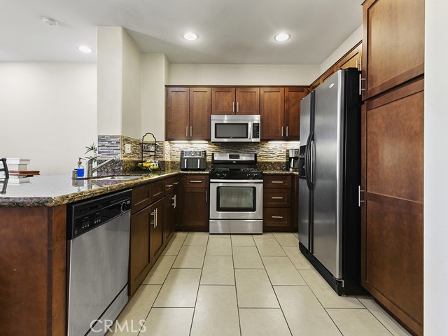 Detail Gallery Image 12 of 25 For 15617 Odyssey Dr #31,  Granada Hills,  CA 91344 - 2 Beds | 2 Baths