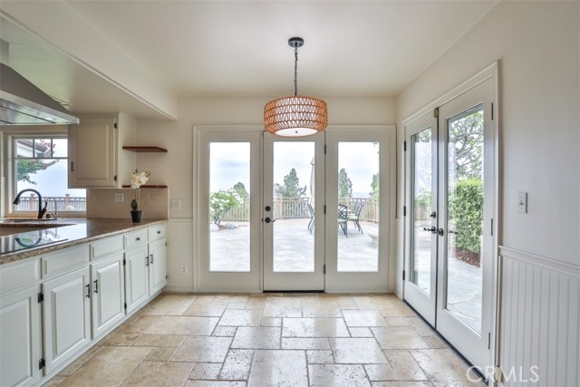 854 Guanajuato Drive, Claremont CA: https://media.crmls.org/medias/7b8faf3f-1d97-4213-ac8a-21c6584e24a1.jpg