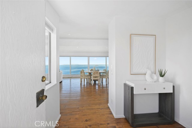 Detail Gallery Image 11 of 46 For 31161 Holly Dr, Laguna Beach,  CA 92651 - 5 Beds | 2/1 Baths