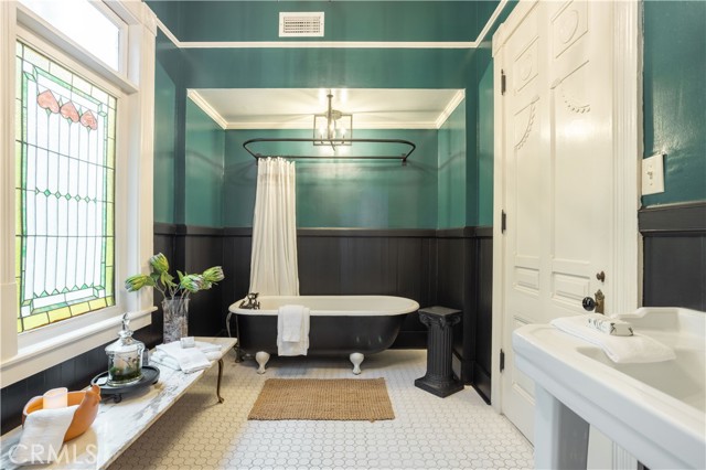 Detail Gallery Image 38 of 73 For 250 N Primrose Ave, Monrovia,  CA 91016 - 5 Beds | 3 Baths