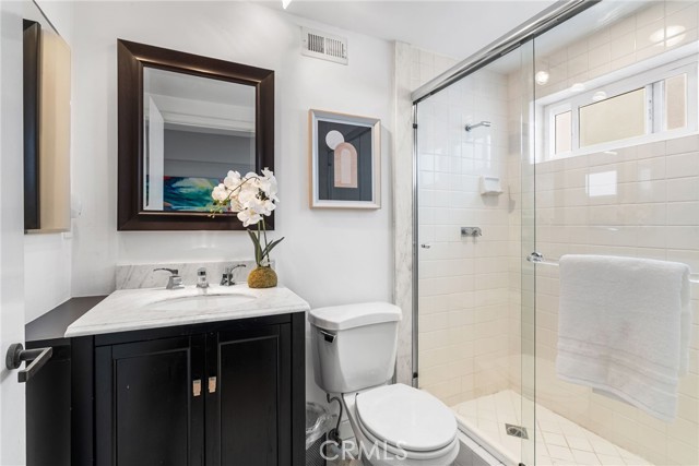 Detail Gallery Image 19 of 48 For 7008 W Oceanfront, Newport Beach,  CA 92663 - 5 Beds | 3/1 Baths