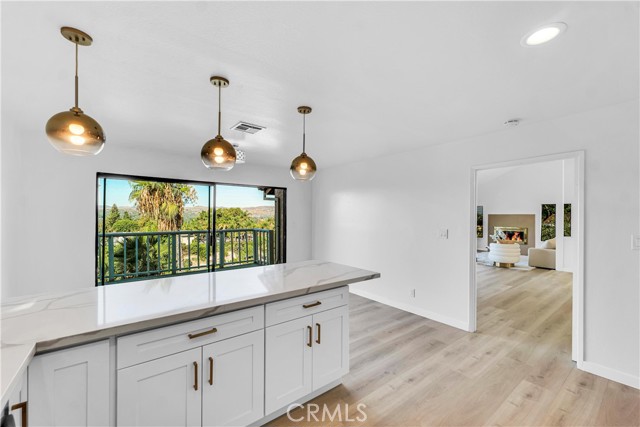 Detail Gallery Image 13 of 50 For 22497 Venido Rd, Woodland Hills,  CA 91364 - 4 Beds | 2/1 Baths