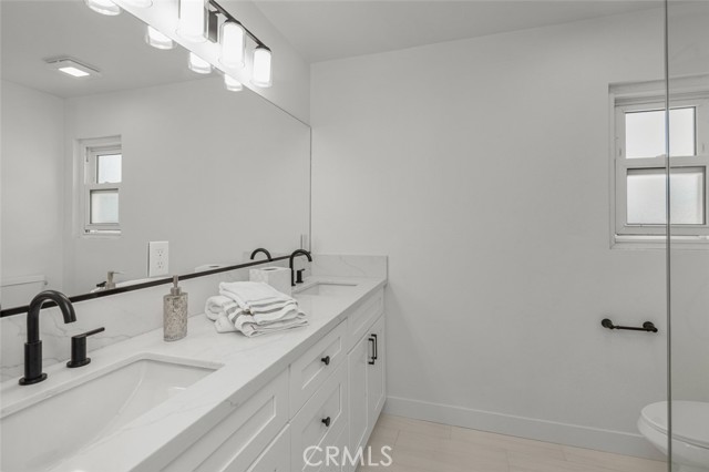 817 S Westchester Drive, Anaheim CA: https://media.crmls.org/medias/7b91045f-11d0-4f50-b3a4-7ab5f7ed81d6.jpg
