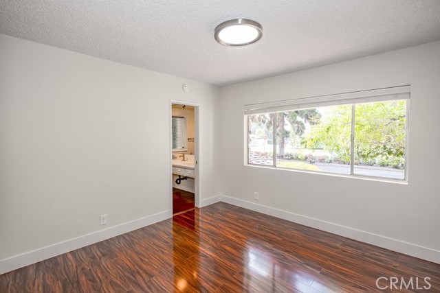 19443 Superior Street, Northridge CA: https://media.crmls.org/medias/7b9138ec-a641-4ccb-9090-12fb2cf9d245.jpg