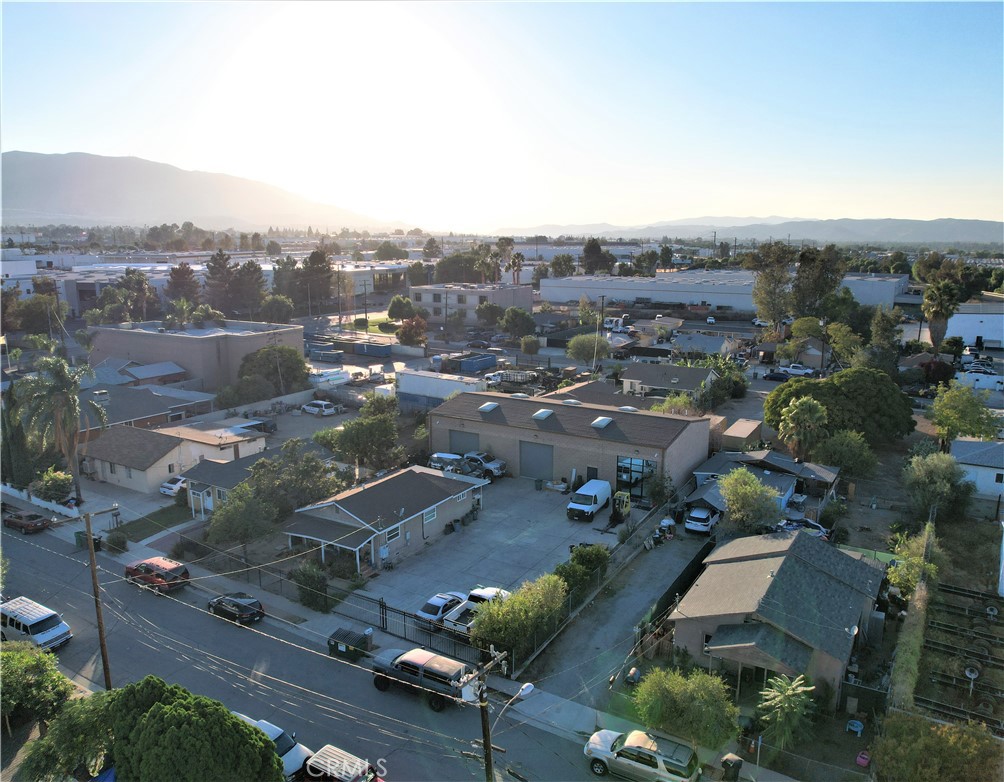 322 N Garfield Avenue, Corona, CA 92882