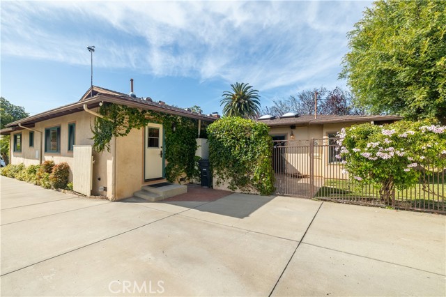 Driveway entrance to backyard