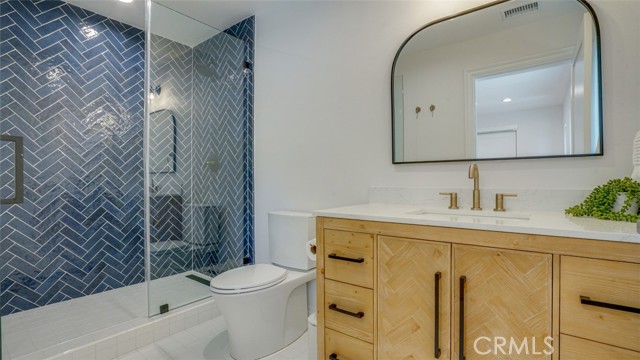 Detail Gallery Image 28 of 57 For 22914 Gershwin Dr, Woodland Hills,  CA 91364 - 5 Beds | 4/1 Baths