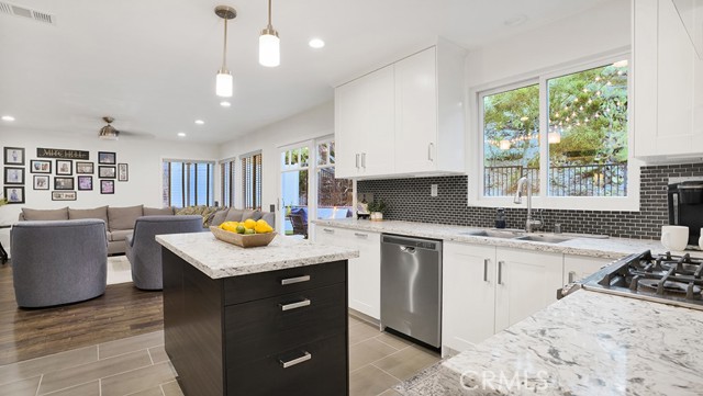 27 Apache Drive, Trabuco Canyon CA: https://media.crmls.org/medias/7b947eb6-1b79-4e20-a296-87761099fc4f.jpg