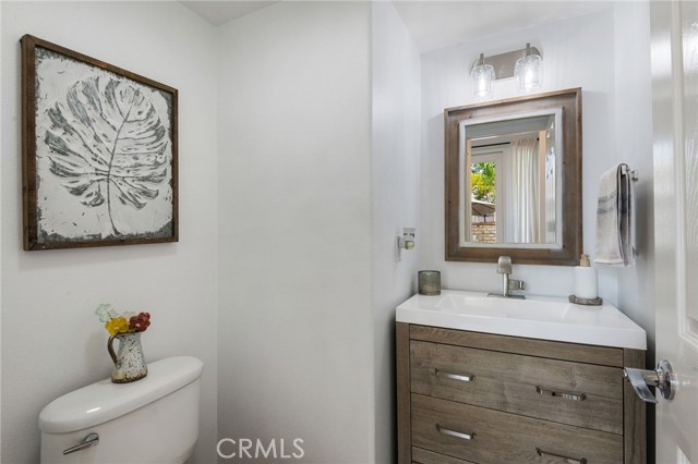 Detail Gallery Image 12 of 38 For 27563 Weeping Willow Dr, Valencia,  CA 91354 - 4 Beds | 2/1 Baths