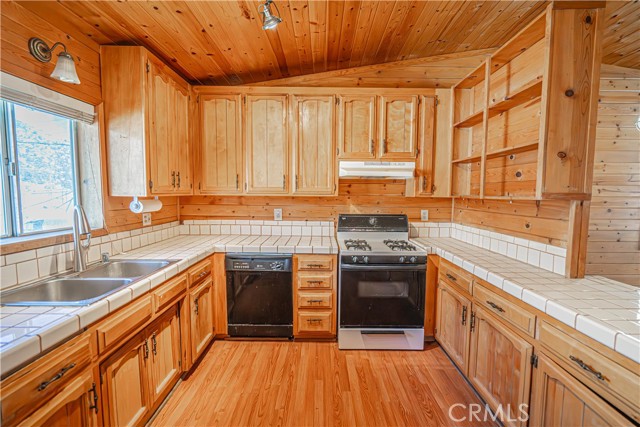 Detail Gallery Image 13 of 29 For 6505 Lowry, Frazier Park,  CA 93225 - 2 Beds | 2 Baths