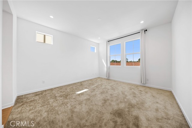 Image 25 of 41 For 119 Jessup  