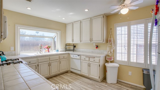 Detail Gallery Image 12 of 37 For 13970 Olive Grove Ln, Sylmar,  CA 91342 - 3 Beds | 2 Baths