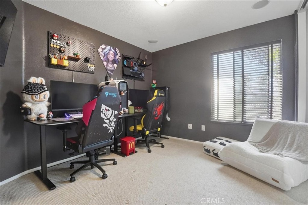 https://media.crmls.org/medias/7b987518-56dc-4f86-ba05-524fac782a63.jpg?preset=X-Large