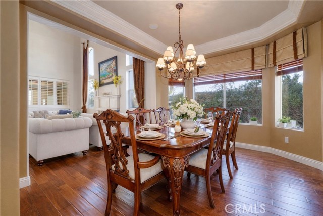 Detail Gallery Image 11 of 69 For 15257 Saddleback, Canyon Country,  CA 91387 - 6 Beds | 4/1 Baths