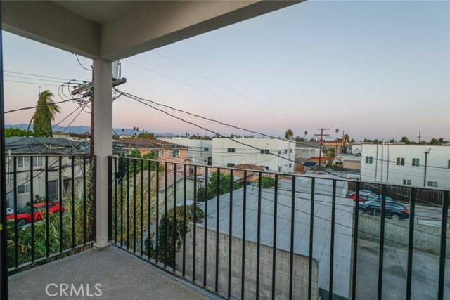 Detail Gallery Image 31 of 36 For 4649 Pickford, Los Angeles,  CA 90019 - 4 Beds | 4 Baths