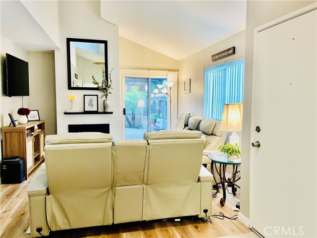 Detail Gallery Image 5 of 30 For 622 Parkview Drive, Lake Elsinore,  CA 92530 - 2 Beds | 1 Baths