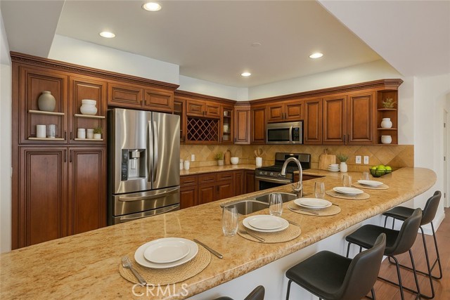 Detail Gallery Image 16 of 29 For 1835 Barrington #202,  Los Angeles,  CA 90025 - 3 Beds | 3 Baths