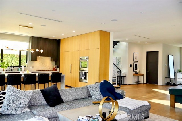 6430 Drexel AVE, Los Angeles CA: https://media.crmls.org/medias/7b99fc0e-f349-4ea6-8ec2-85e870d53ee6.jpg